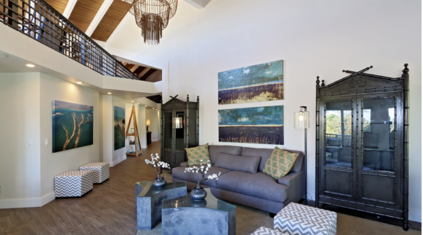 Hawaii Retreat Penthouse shared lounge