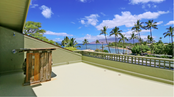Hawaii Retreat master bedroom private balcony
